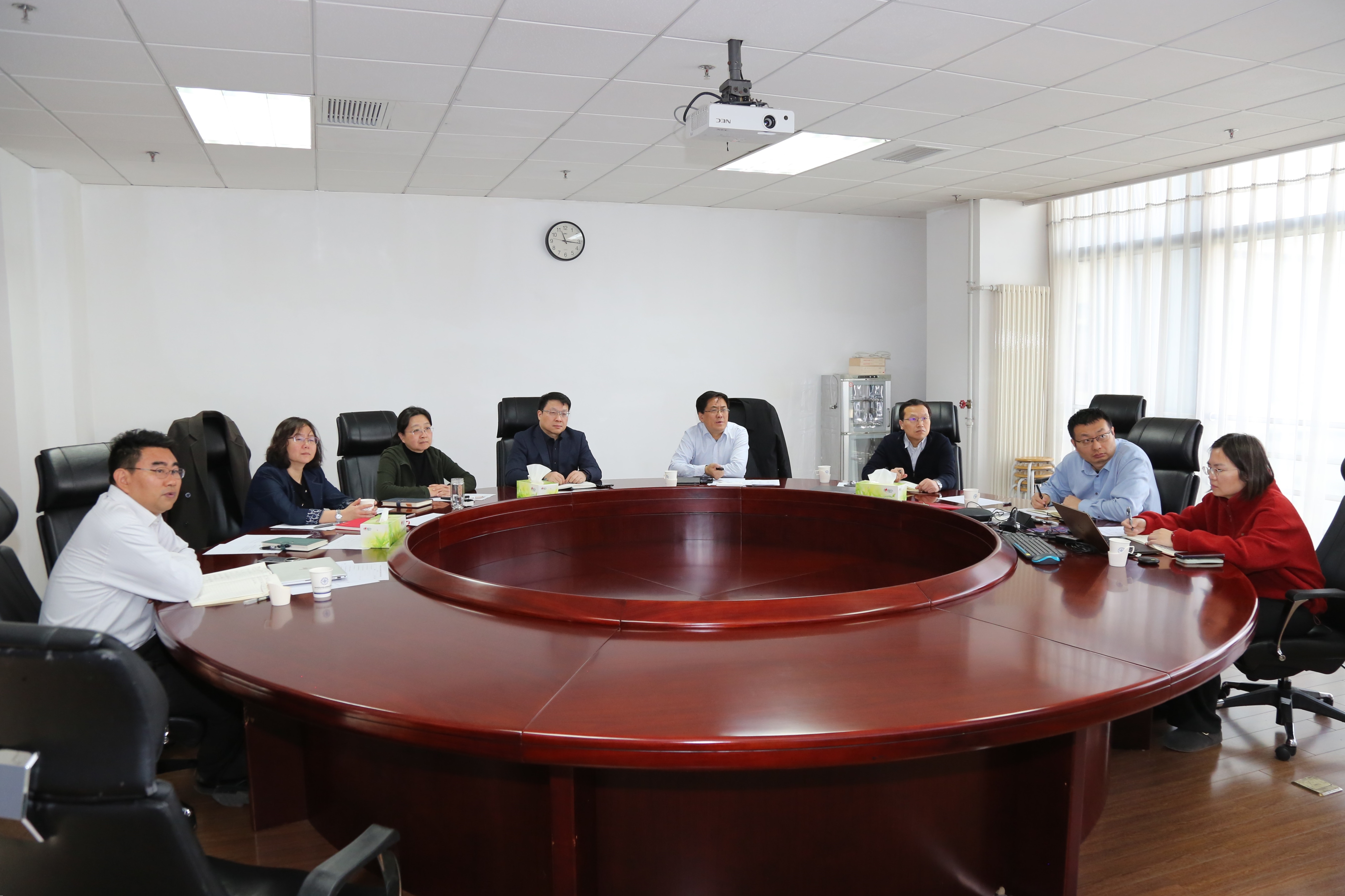 天津工生所召开党委理论学习中心组学习会